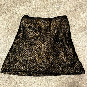 Gold and black mini skirt, elastic band